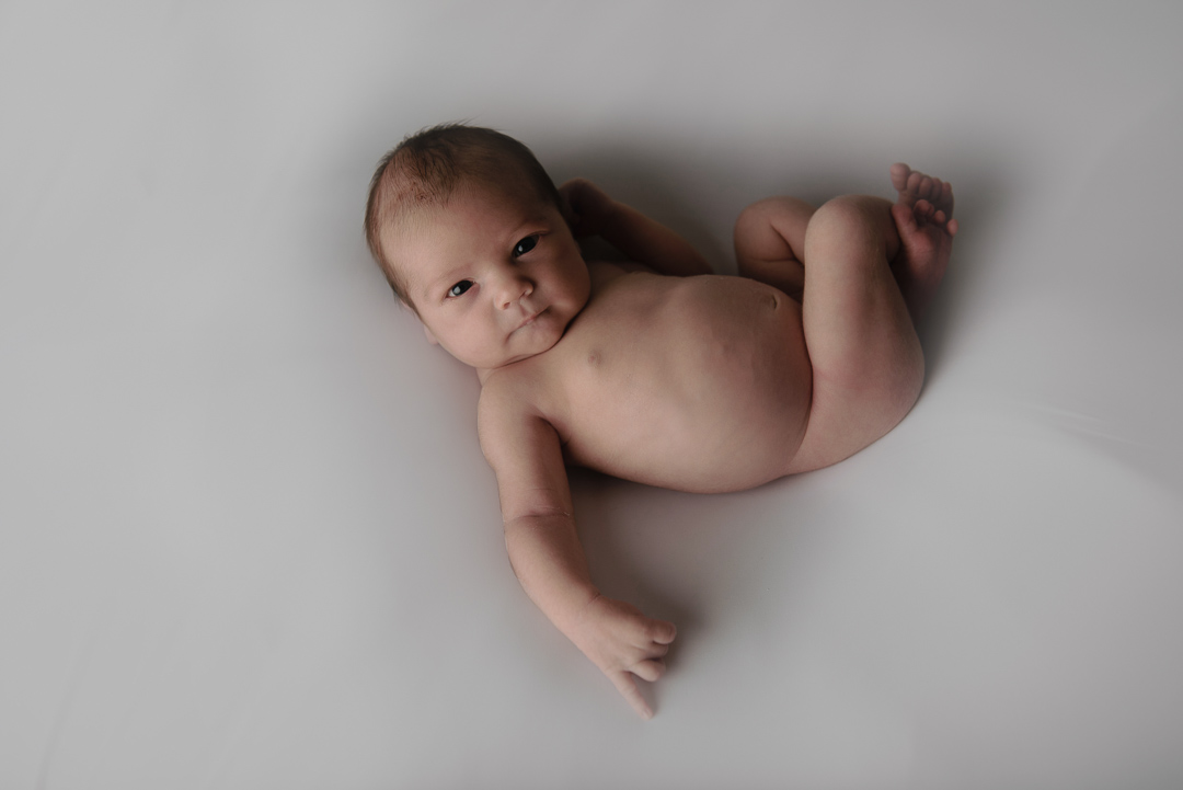 newborn photography glasgow-newborn baby-awake newborn